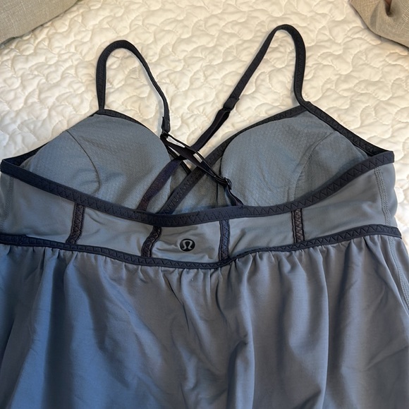 Lululemon tank. - Picture 4 of 7